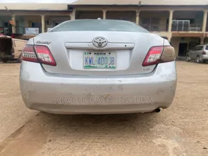 Toyota Camry 2010 Silver