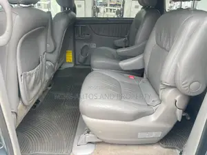 Toyota Sienta 2009 Blue