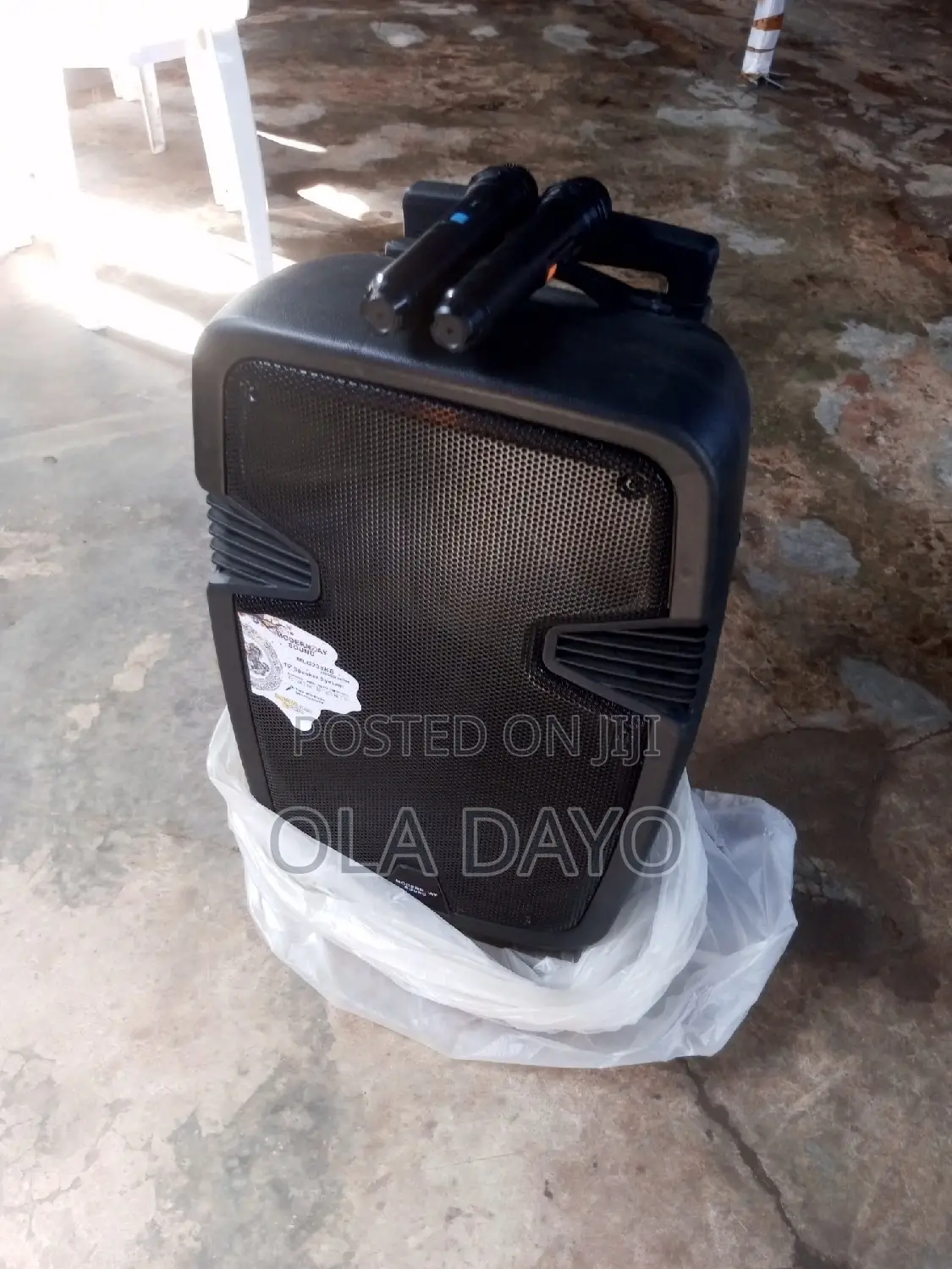 Rechargeable Speaker for Rent 15inches