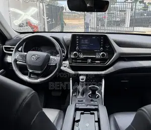 Toyota Highlander XLE AWD 2020 Silver