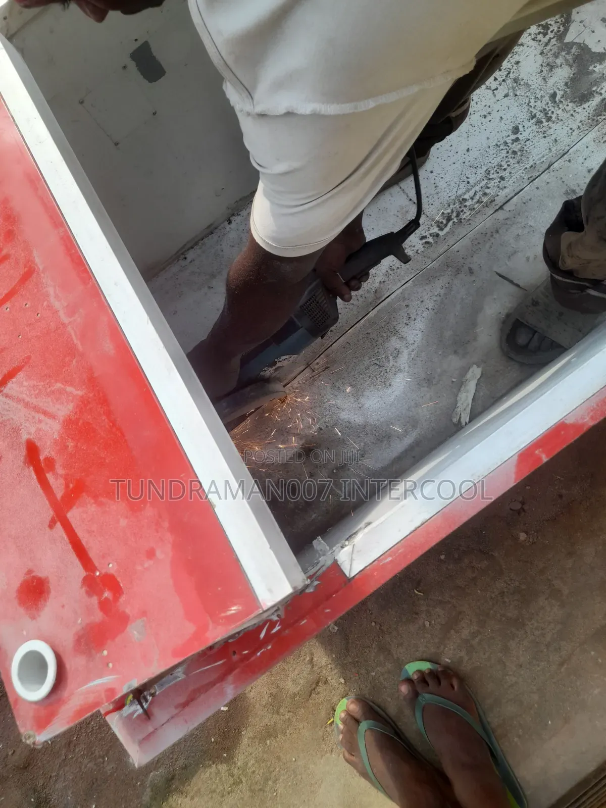 Refrigerators Technician