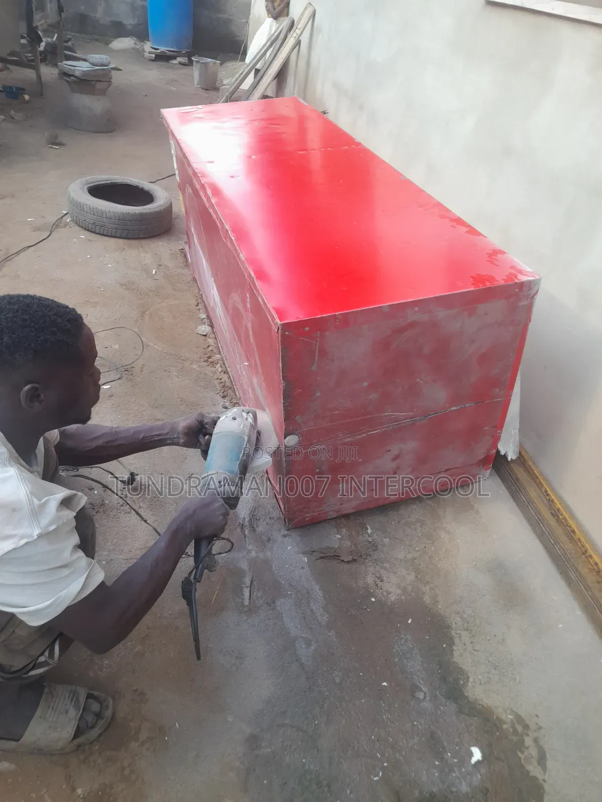 Refrigerators Technician