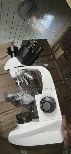 Trinocular Polarizing Microscope