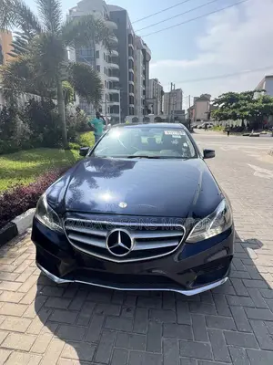 Mercedes-Benz E350 Base 4dr Sedan RWD (3.5L 6cyl 7A) 2014 Blue