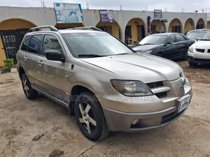 Mitsubishi Outlander 2004 Gray