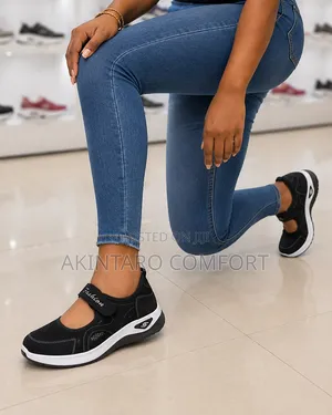 Ladies Comfortable Slip-on Sneakers – Lightweight Casual Shoes (Black)