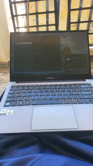 Laptop Infinix 8GB Intel Core i3 SSD 250GB