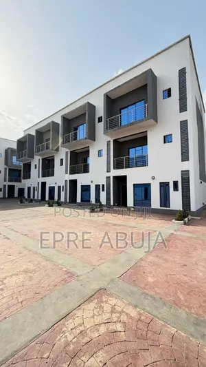 4bdrm Townhouse/Terrace in Gaduwa for sale
