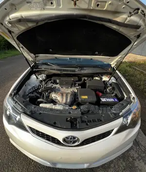 Toyota Camry SE Sport 4dr Sedan (2.5L 4cyl 6A) 2014 Off white