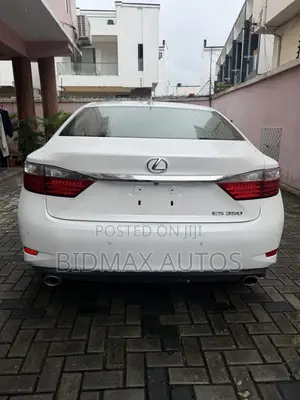 Lexus ES 350 FWD 2015 White