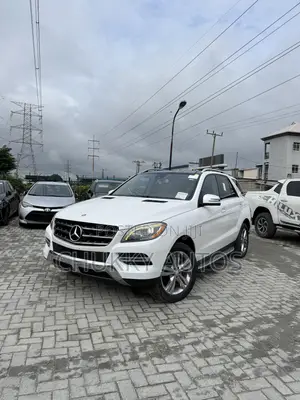 Mercedes-Benz M Class ML350 4MATIC 4dr SUV AWD (3.5L 6cyl 7A) 2014