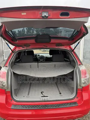 Toyota Matrix Hatchback FWD (1.8L 4cyl 5M) 2007 Red