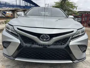 Toyota Camry 2019 Silver