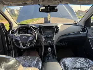 Hyundai Santa Fe GLS 4dr SUV AWD (3.3L 6cyl 6A) 2015 Gray