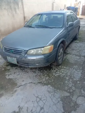 Toyota Camry 2001 Gray