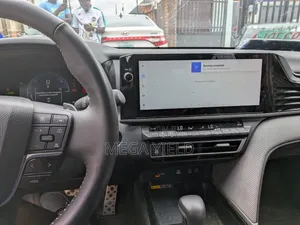 Toyota Camry SE 2025 Red