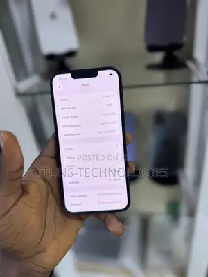 Apple iPhone 16e 128 GB Black