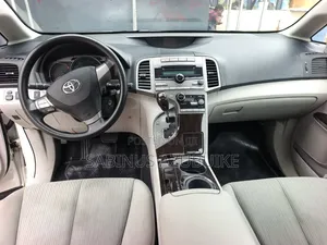 Toyota Venza AWD 2010 White