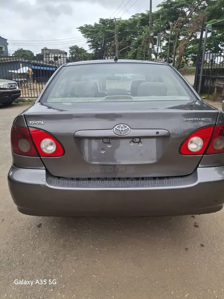 Toyota Corolla 2006 Gray