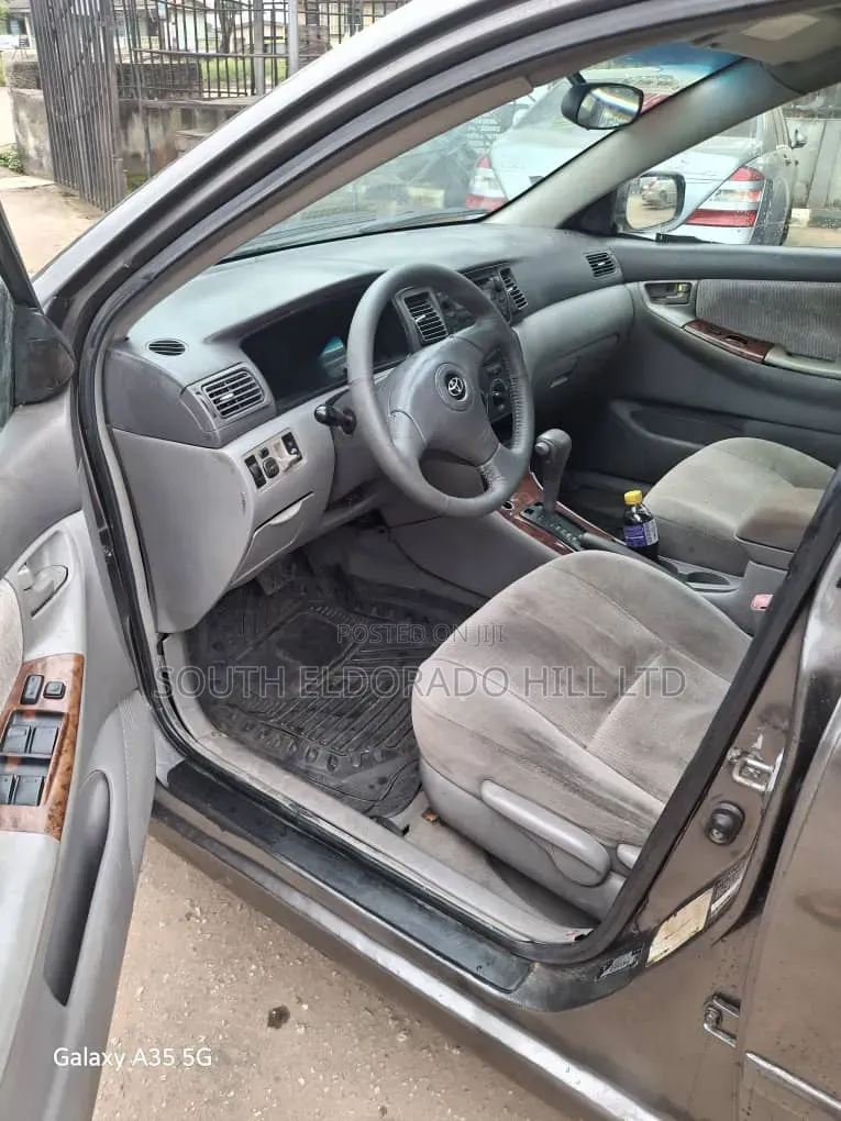 Toyota Corolla 2006 Gray