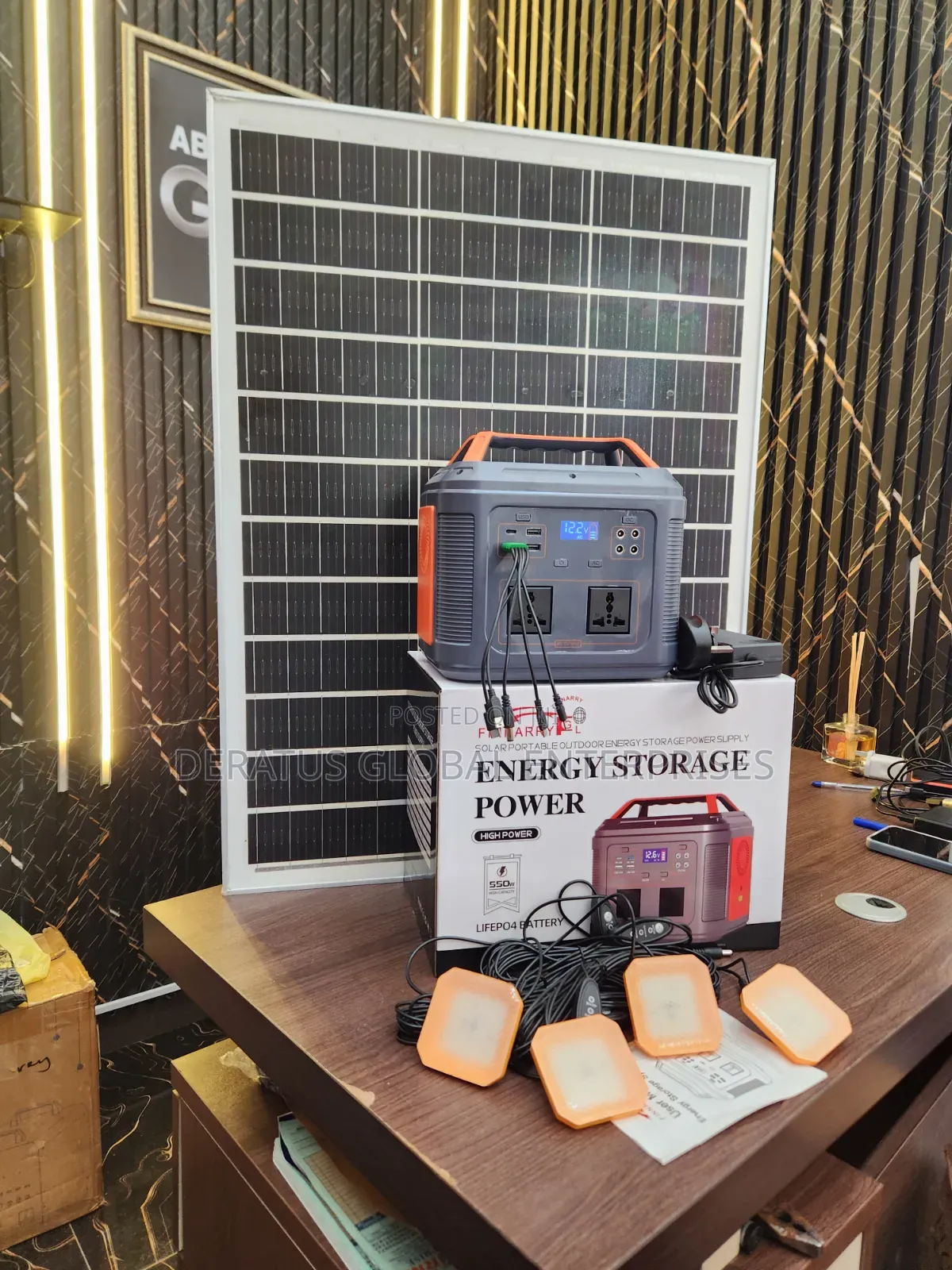 450W Solar Generator With 100W Panel and LED Bulbs