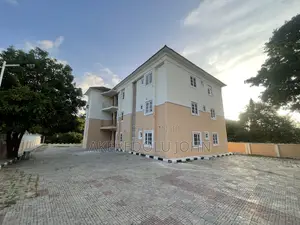 3bdrm Block of Flats in Zone 2 / Wuse for rent