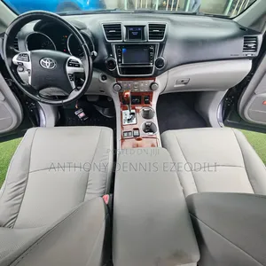 Toyota Highlander Limited 3.5l 4WD 2013 Gray