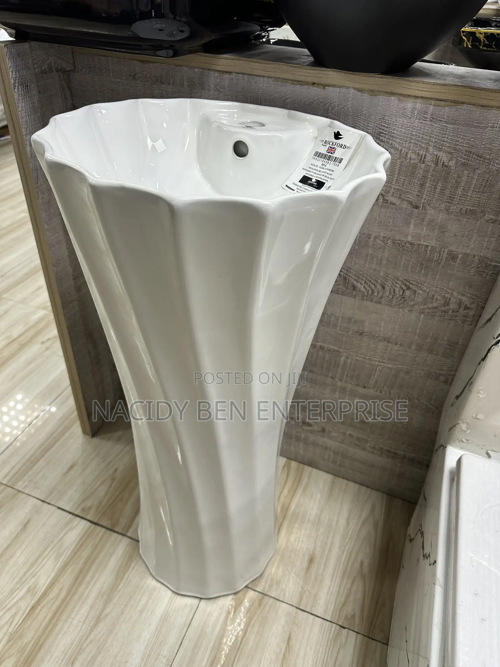 Standing Acrylic Basin