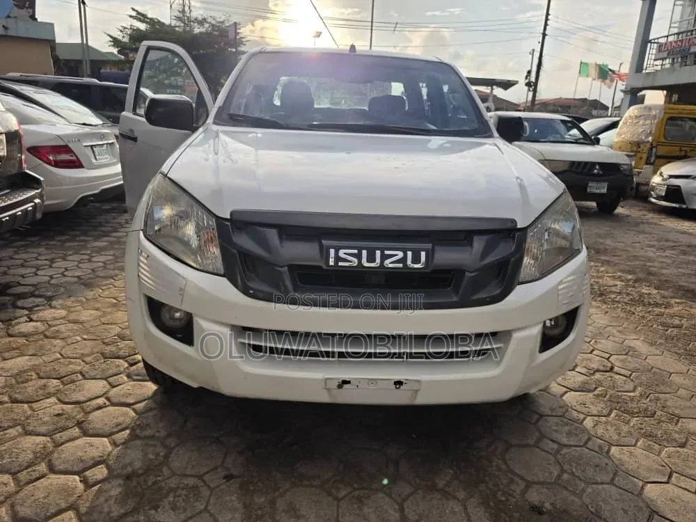 Isuzu D-MAX 2014 White
