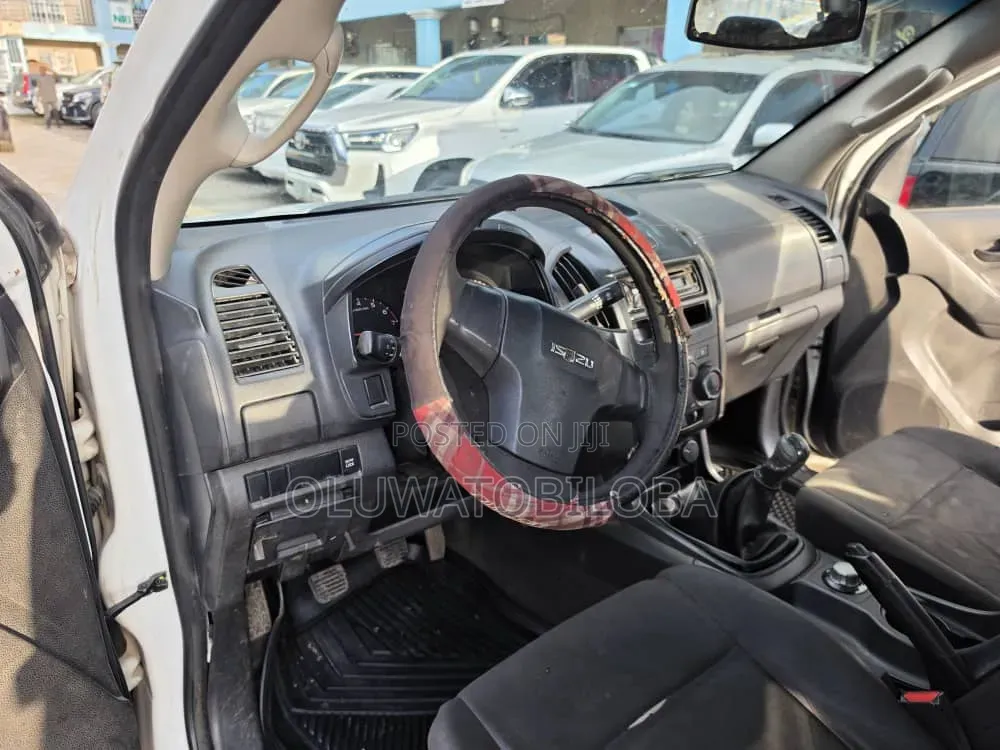 Isuzu D-MAX 2014 White