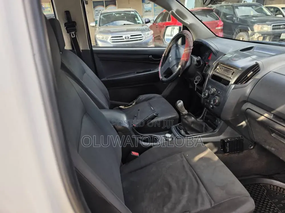Isuzu D-MAX 2014 White