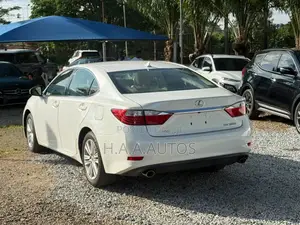 Lexus ES 350 FWD 2013 White