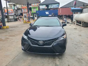 Toyota Camry XSE (2.5L 4cyl 8A) 2019 Green