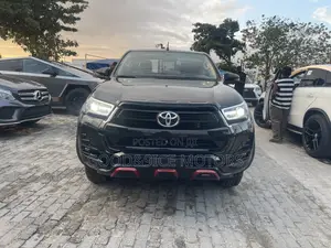 Toyota Hilux 2024 Black