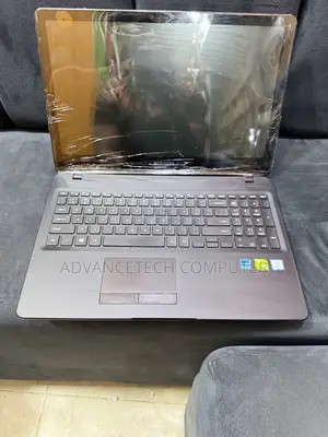 Laptop Samsung NP530U4C 8GB Intel Core i5 SSD 256GB