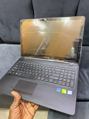 Laptop Samsung NP530U4C 8GB Intel Core i5 SSD 256GB