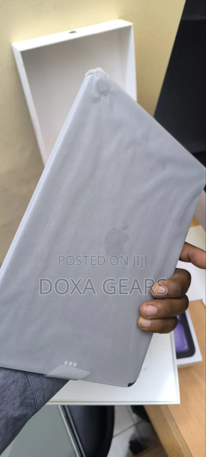 Apple iPad Air (2022) 64 GB Gray