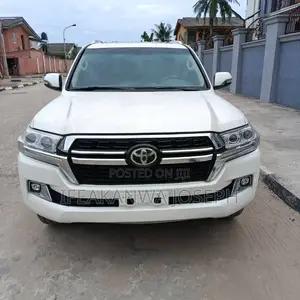 Toyota Land Cruiser 2019 White