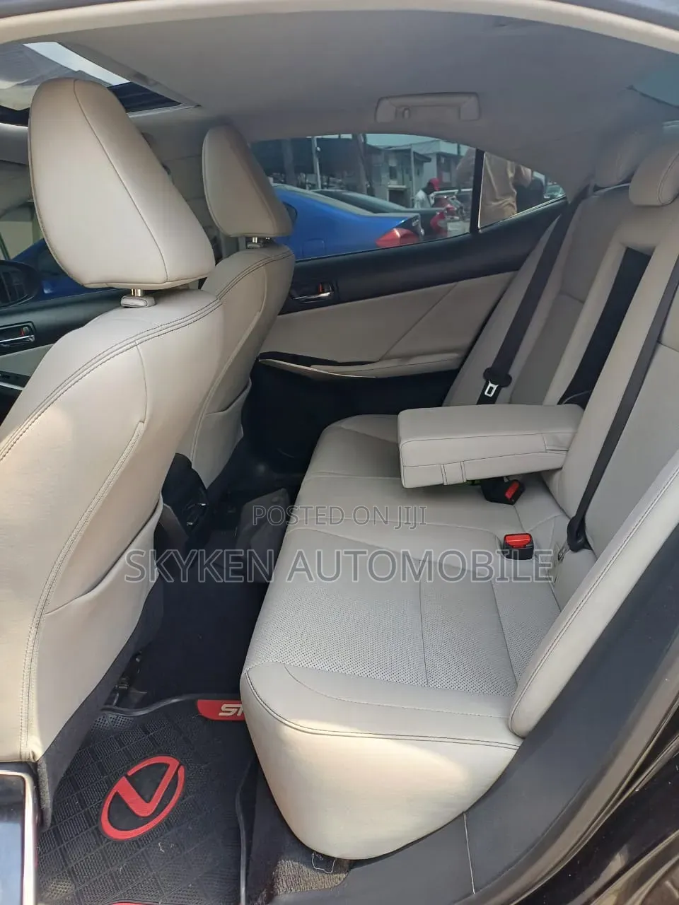 Lexus IS 2016 Black