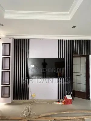 8ft TV Panel and Console ( Used )