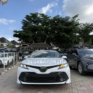 Toyota Camry 2019 White