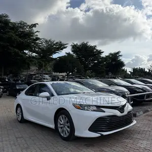 Toyota Camry 2019 White