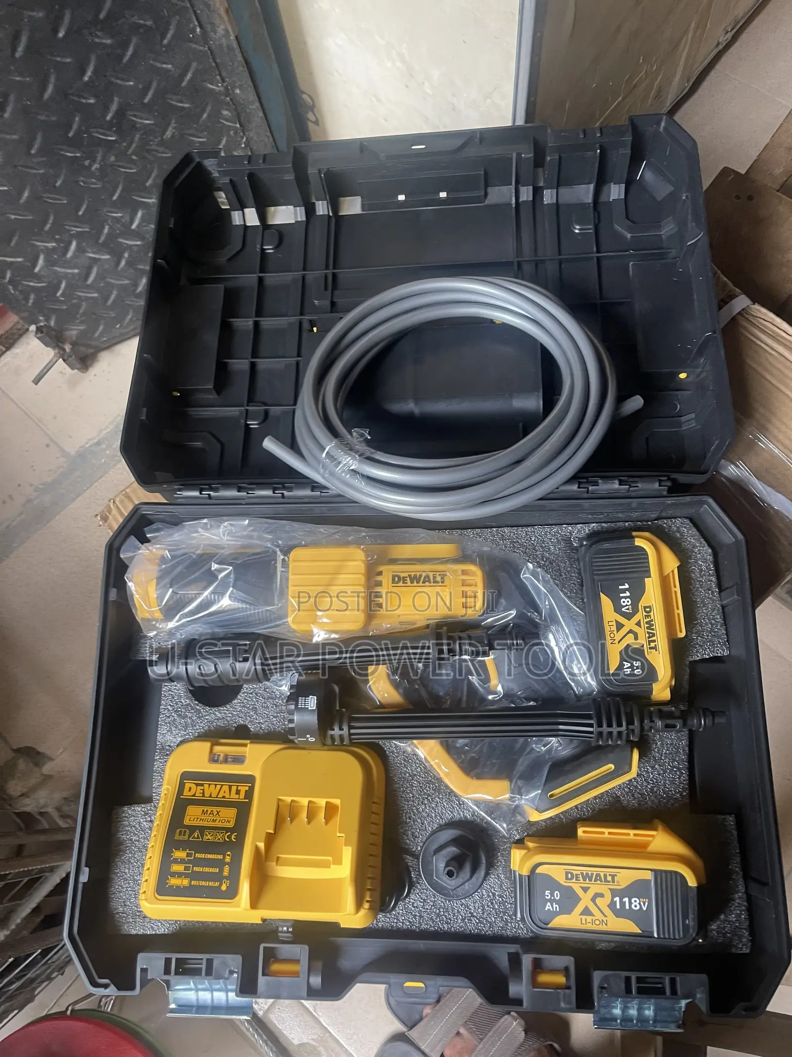 Cordless Pressure Washing Machine