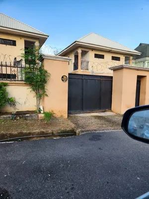 3bdrm Block of Flats in 3Rd Avenue, Bunkoro for sale