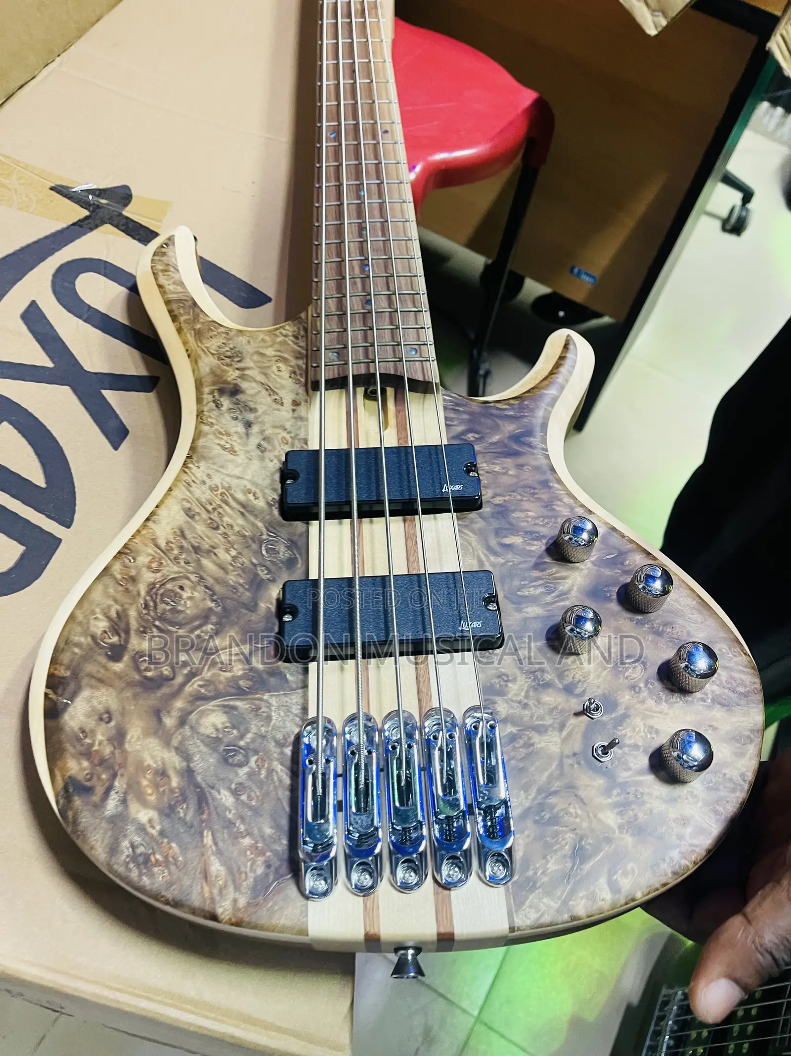 LUXARS S-B60-5 Bass Guitar
