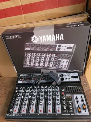 Yamaha Professional 6 Channels Mixer