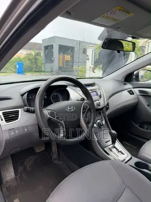 Hyundai Elantra Limited Sedan FWD (1.8L 4cyl 6A) 2013 Brown