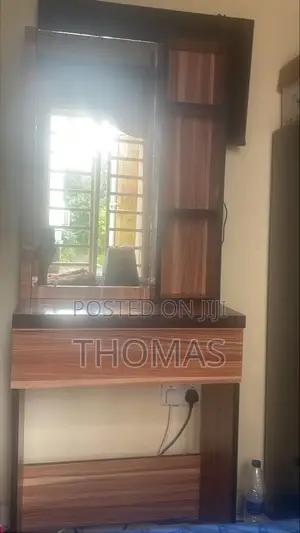 3-Rack Dresser