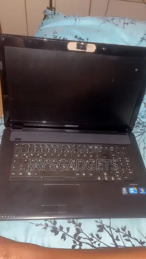 Laptop Medion Akoya E7419 4GB Intel Core i3 HDD+SSD 350GB