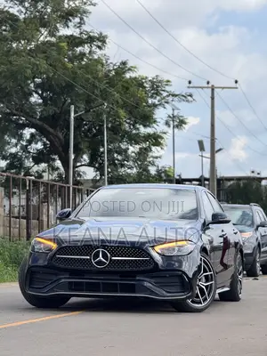 Mercedes-Benz C300 2023 Black